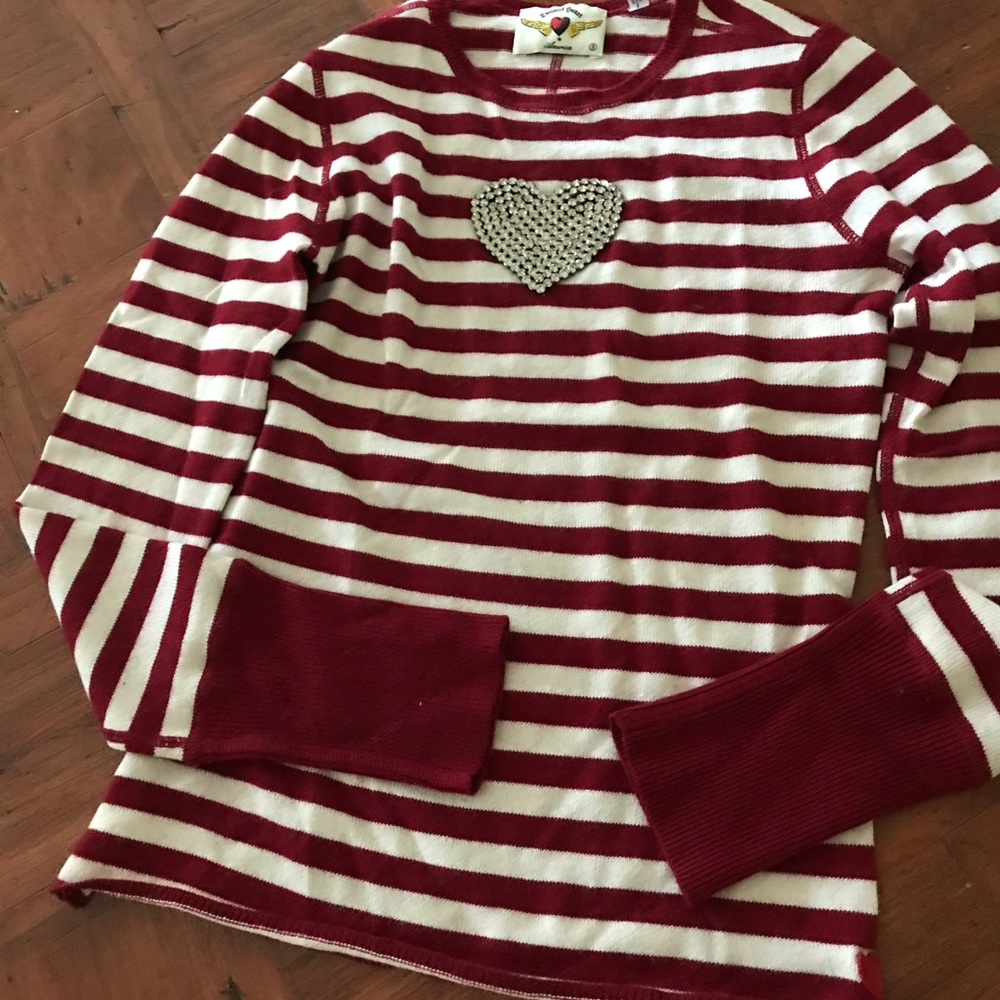 Cashmere silk sweater with rhinestone heart